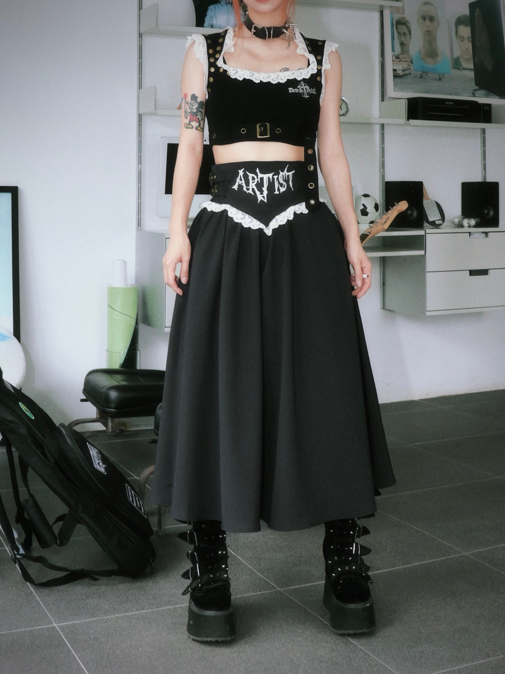 yami-kawaii-lace-embroidered-waist-strap-black-maxi-skirt