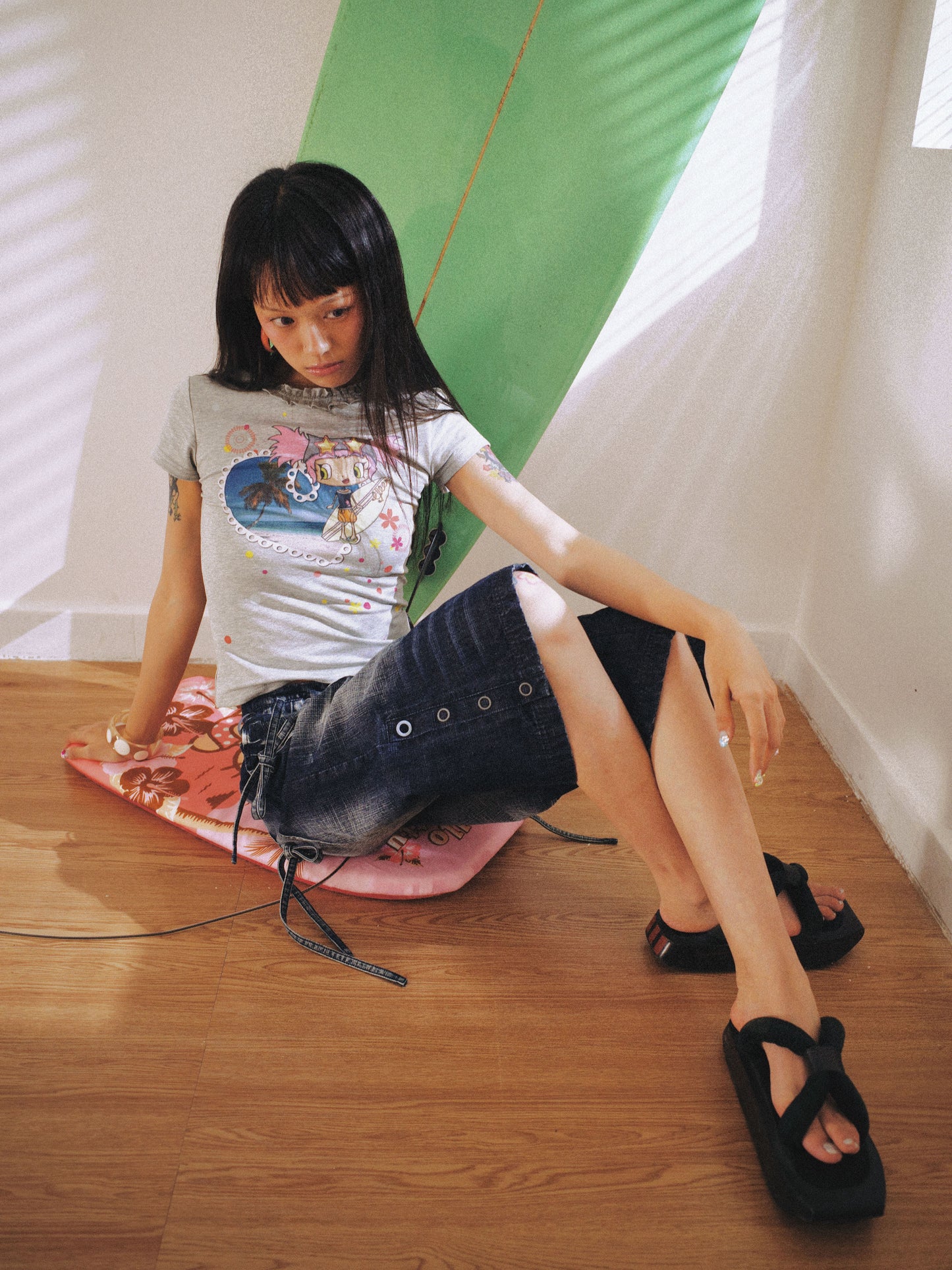 Sassy Love Bow Washed Cropped Jeans
