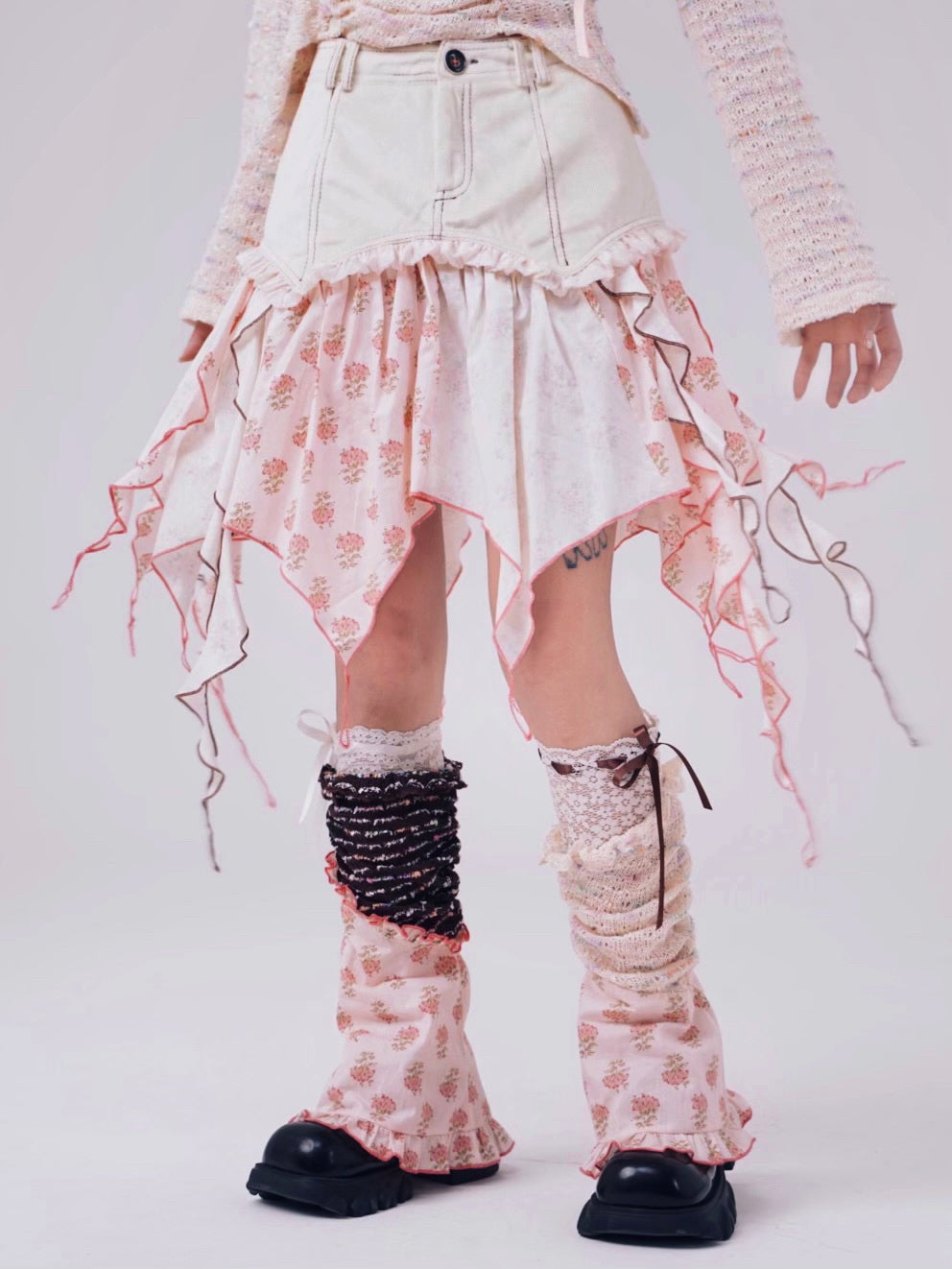 glitch-cupids-asymmetric-lace-bow-leg-warmers