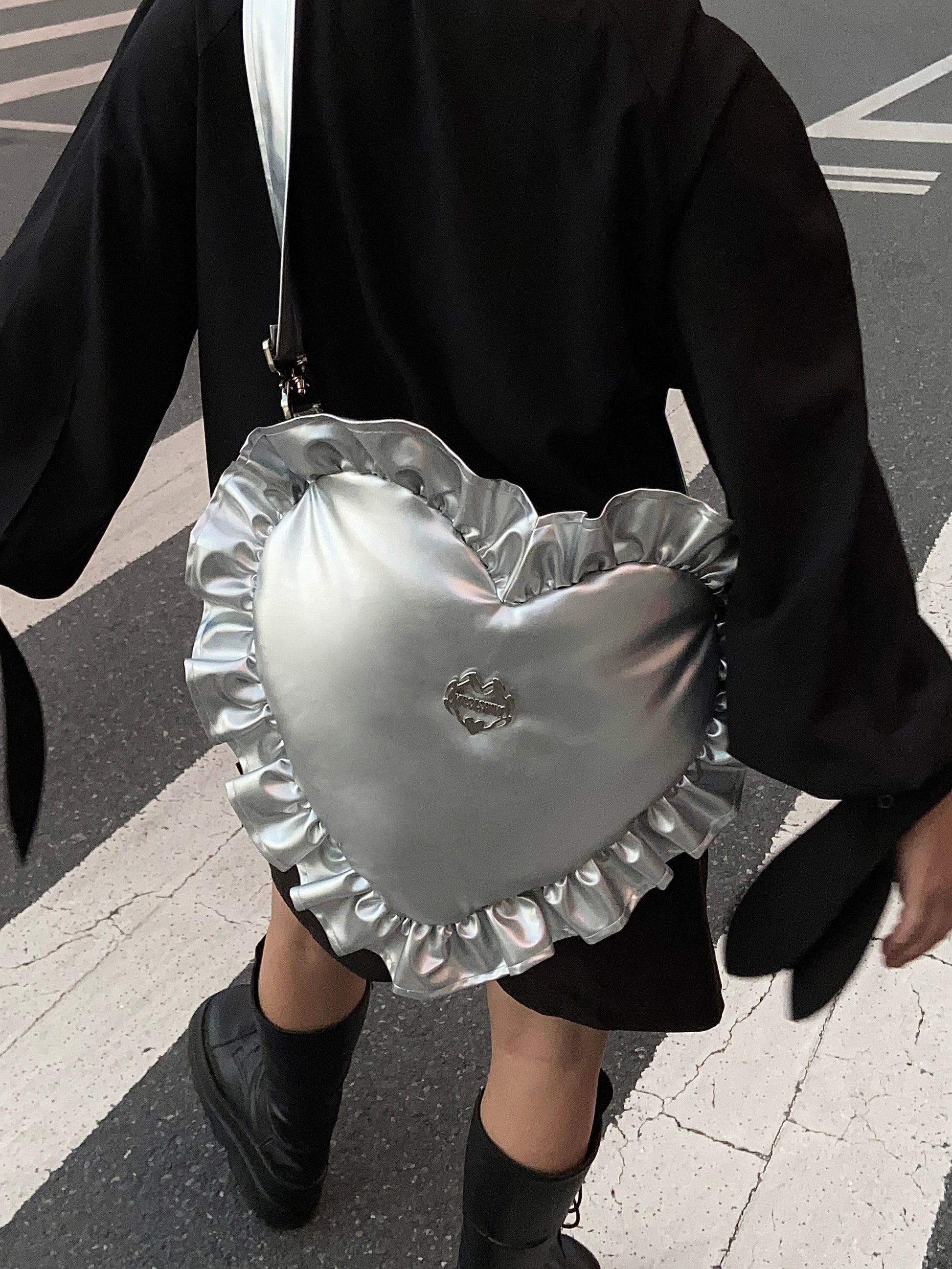 musashino-silver-heart-pillow-bag