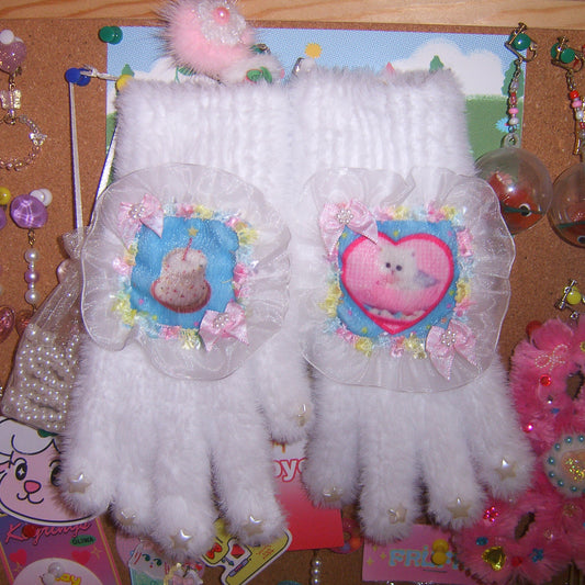 White Fuzzy Cat Cake Knit Gloves