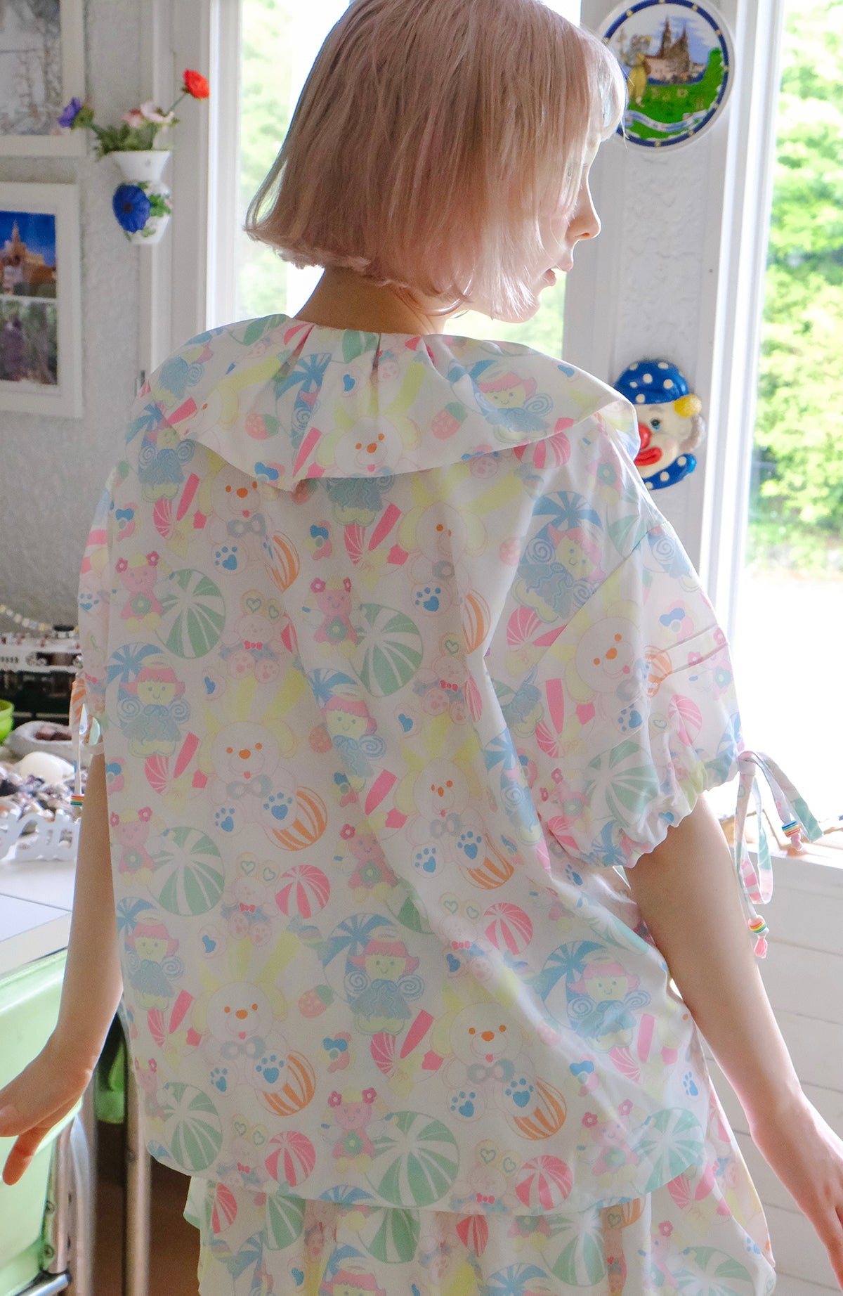 Candy Graphic Petal Collar Shirt